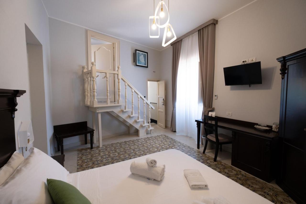Hotel Borgo Di Ciaula Santa Flavia Exterior foto